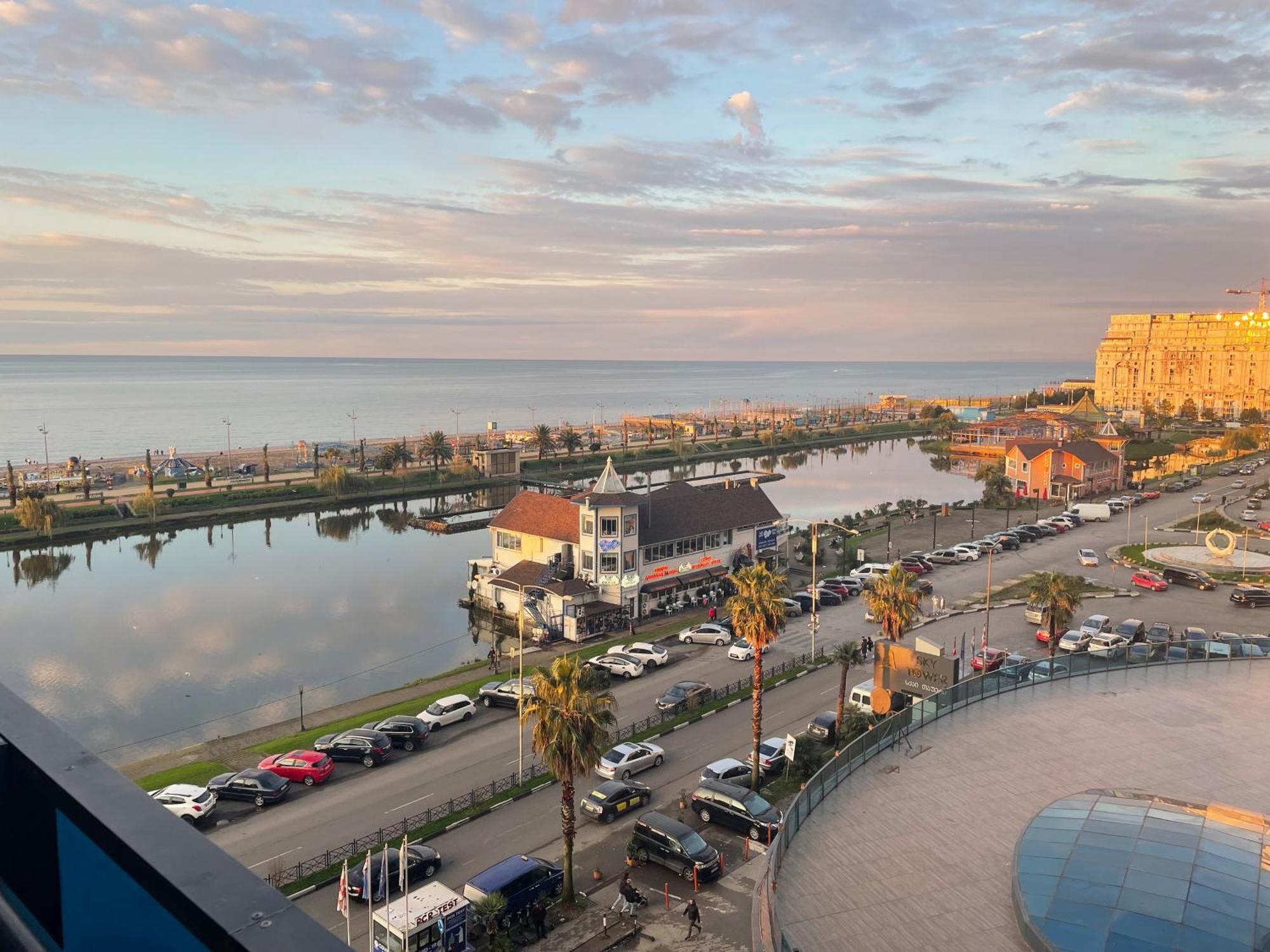 Suites Orbi City Aparthotel Batumi Kültér fotó